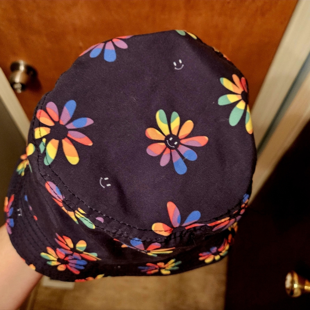 Claire's Flower Smiley Face Bucket Hat - Picture 8 of 11